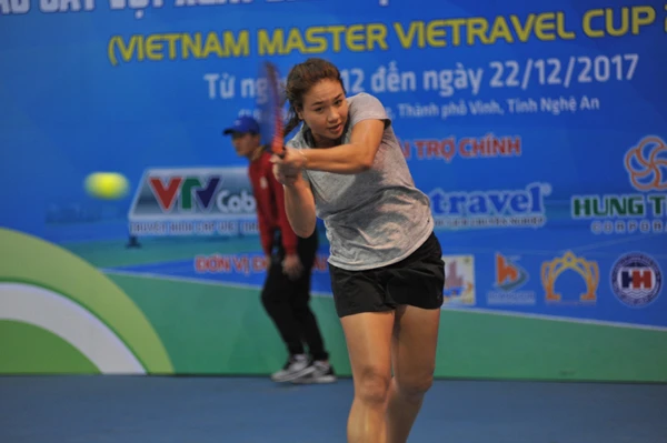 Tiffany Linh Nguyễn lần đầu tiên vô địch ở tuổi 17. 