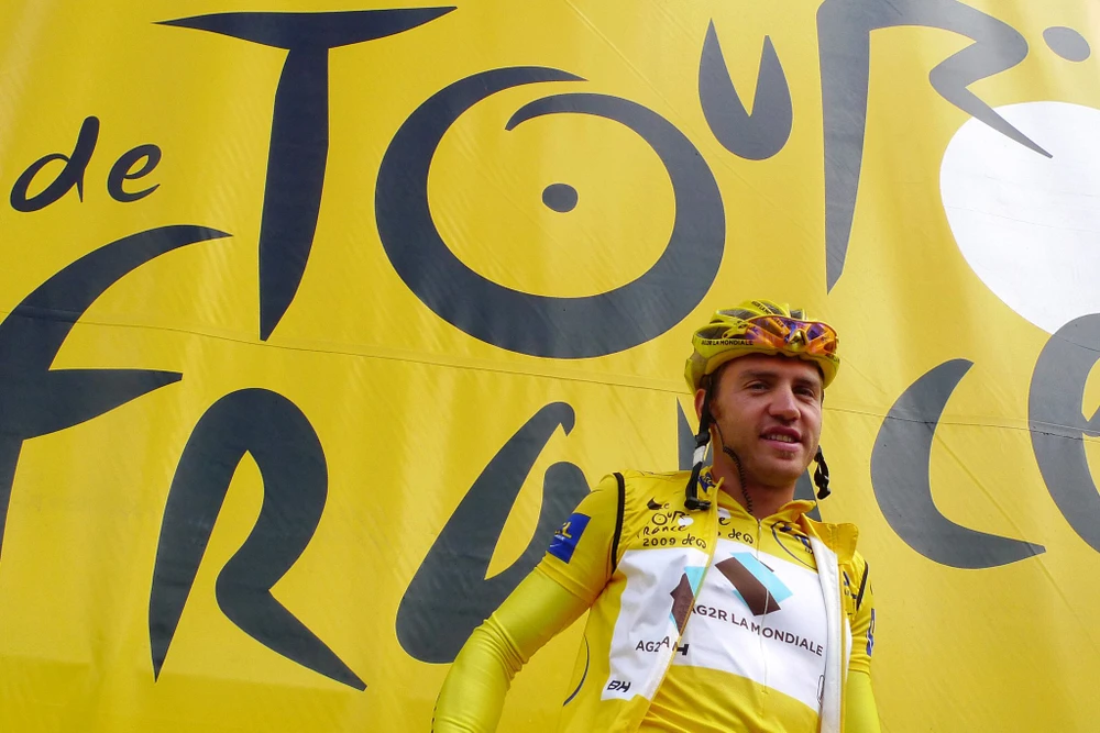 Rinaldo Nocentini từng mặc áo vàng Tour de France 2009.