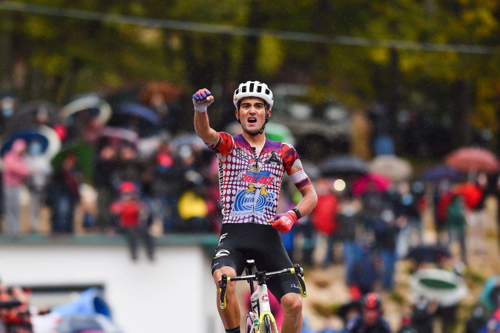 Tay đua Ruben Guerreiro chiến thắng chặng tại Giro. 