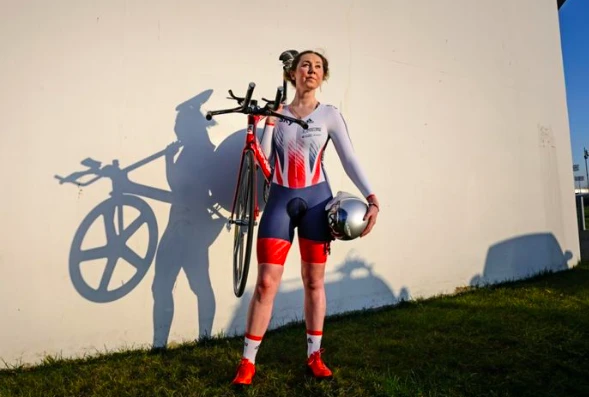 Katie Archibald là tay đua đua xe đạp lòng chảo hàng đầu thế giới