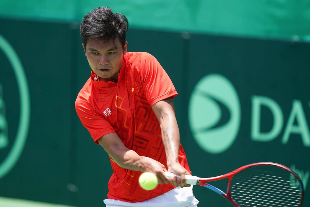 Trịnh Linh Giang đã có 2 điểm ATP tại Indonesia