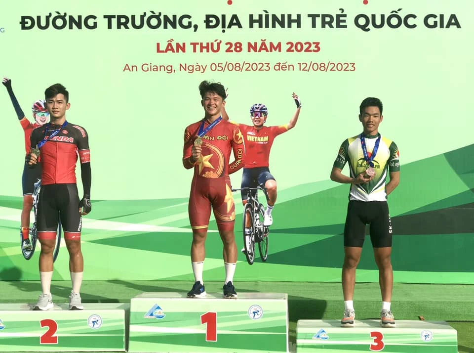Phạm Lê Xuân Lộc giành cả 2 HCV trong 2 ngày thi đấu đầu tiên