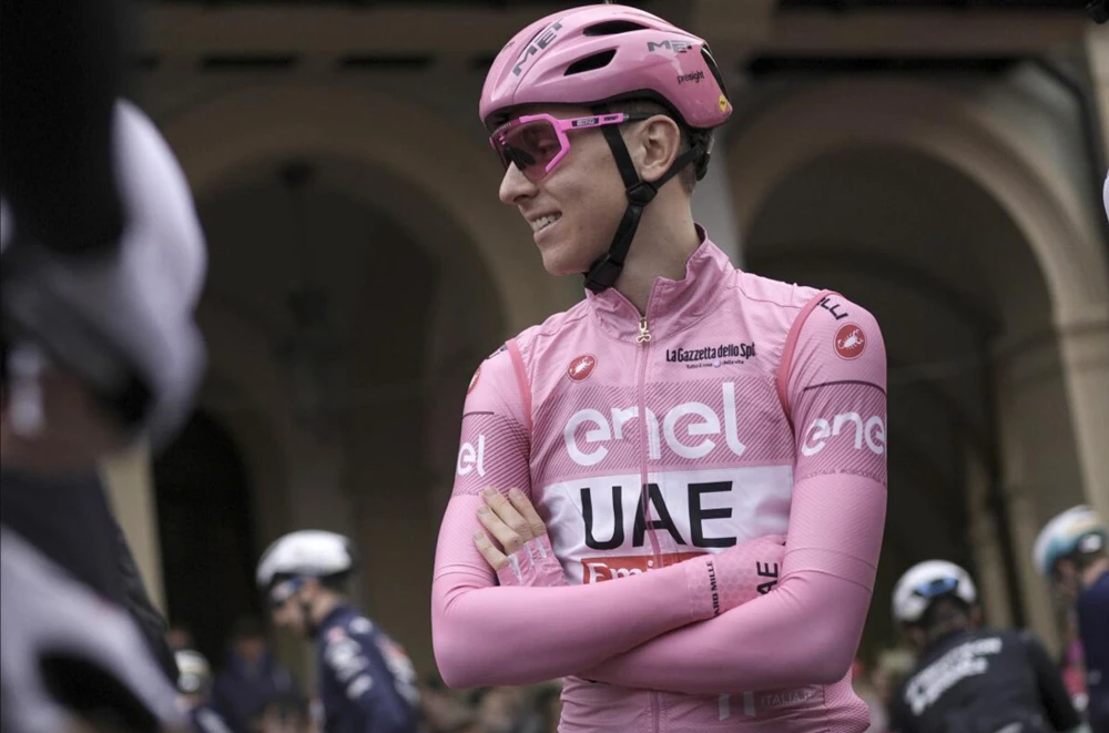Tadej Pogacar thể hiện phong độ ấn tượng tại Giro d’Italia 2024