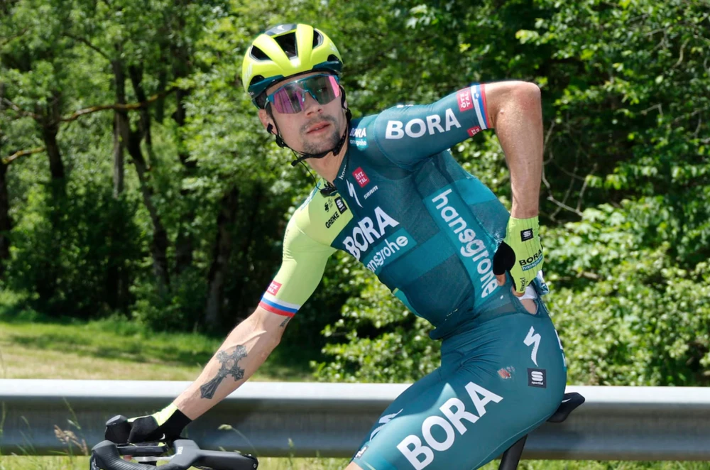 Primoz Roglic cố gắng trở lại đường đua sau tai nạn