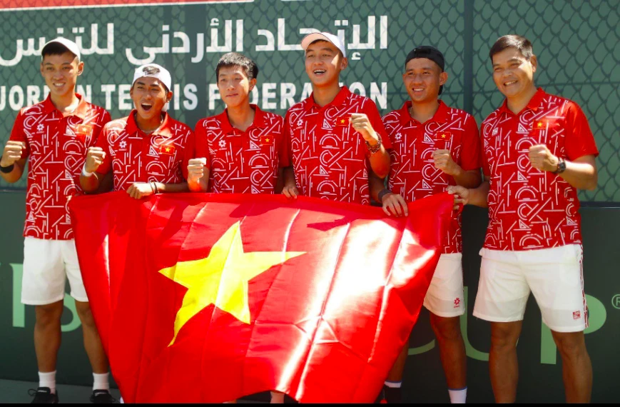 Niềm vui chiến thắng của các tay vợt Việt Nam