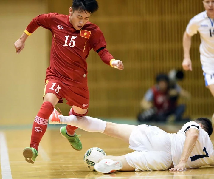 Thua Uzbekistan 0-2, Việt Nam dừng chân ở Tứ kết