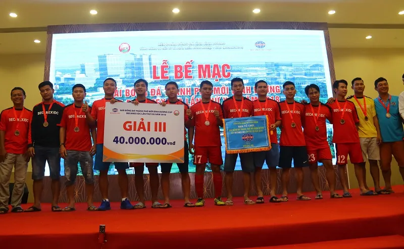 Bình Hòa-TPK lần thứ 3 liên tiếp vô địch giải bóng đá Thành phố mới Bình Dương ảnh 3 Bình Hòa-TPK lần thứ 3 liên tiếp vô địch giải bóng đá Thành phố mới Bình Dương ảnh 3