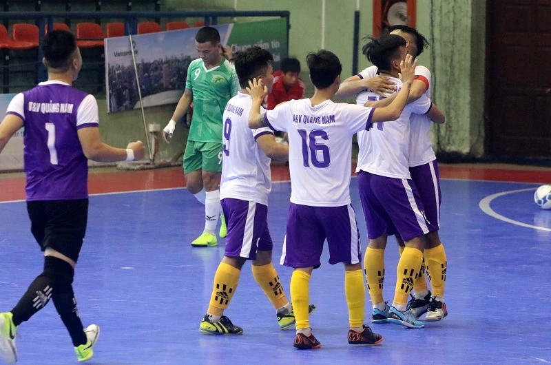 Việc các cầu thủ TPHCM vừa mất nhiều sức sau Cúp Quốc gia đã tại cơ hội cho Quảng Nam gây bất ngờ