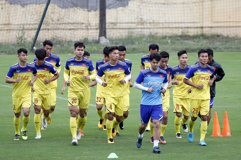 Vòng loại U23 châu Á 2019 được các cầu thủ Việt Nam khởi động vào chiều 6-3. Ảnh: MINH HOÀNG