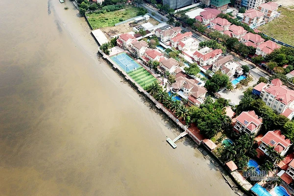 Hành lang bảo vệ sông Sài Gòn bị lấn chiếm, xây dựng không phép. Ảnh: VNN 