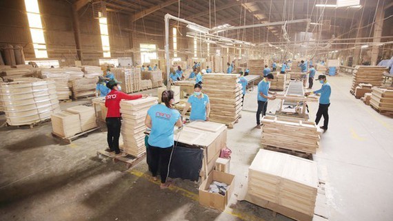 The wood and wooden product processing industry has a high inventory in the first six months of this year. (Photo: SGGP)