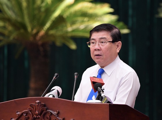 Mr. Nguyen Thanh Phong, Chairman of the People's Committee of Ho Chi Minh City, speaks at the meeting. (Photo: SGGP)