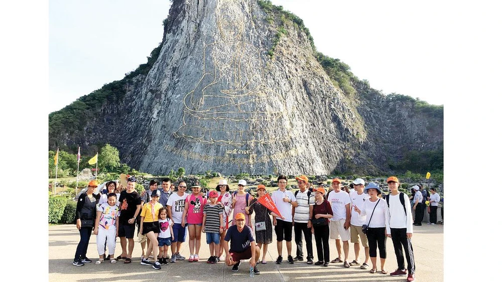Đoàn khách TST tourist du ngoạn Thái Lan