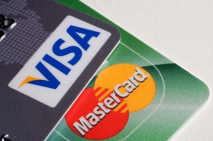 Visa và Mastercard thu từ một NH khoảng 270 đầu phí các loại.