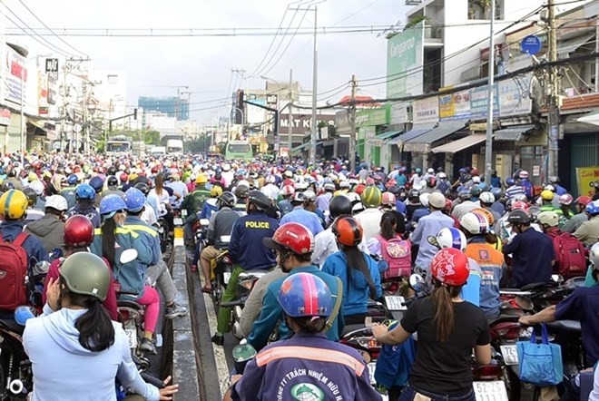 A traffic jam on Huynh Tan Phat Street in HCM City (Source: VNA)