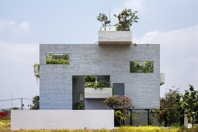 Binh House – a building designed by international award-winning architect Vo Trong Nghia – won the first prize of the Spec Go Green Awards 2016 (Photo: votrongnghia.com)