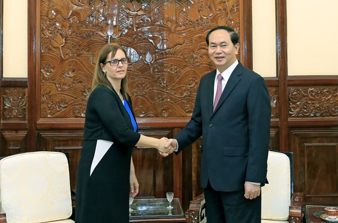 President Tran Dai Quang (R) receives outgoing Israeli Ambassador Meirav Eilon Shahar on June 19 (Photo: VNA)