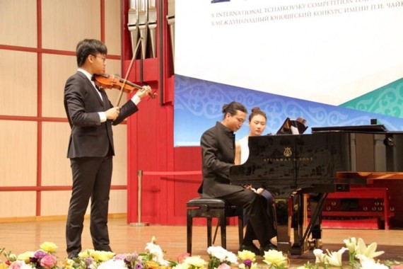 Vietnamese young violinist honored at Tchaikovsky Competition