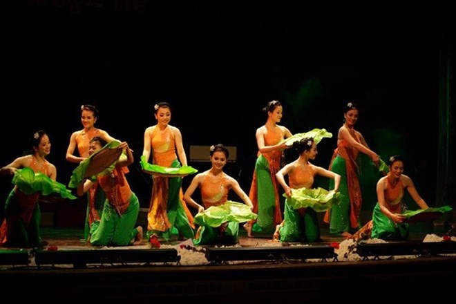 Vietnamese artists perform at the World Folk Culture Festival for the first time (Photo: Facebook of the theatre)