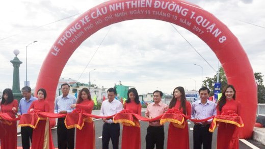 Nhi Thien Duong Bridge 1 opens. (Photo: Sggp)