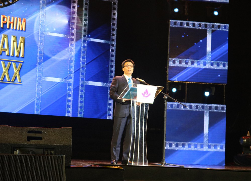 Deputy Prime Minister Vu Duc Dam speaks at the opening cermeony of the 20th Vietnam Film Festival opens in Da Nang. (Photo: Sggp)