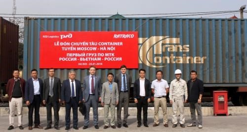 The first container train from Russia to Vietnam welcomed at Yen Vien station (Source: VNA)