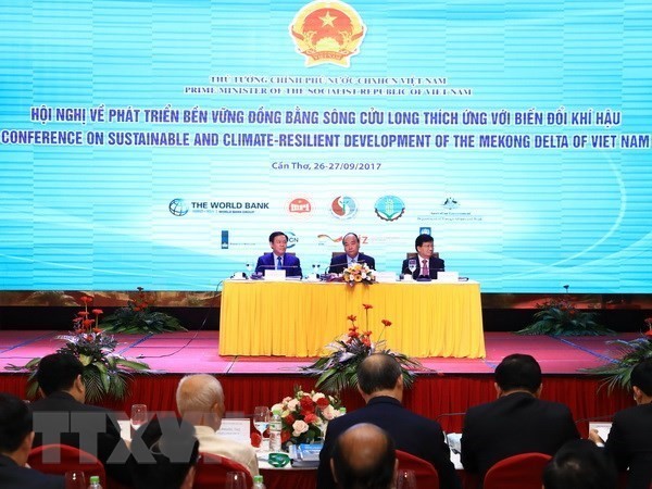 Prime Minister Nguyen Xuan Phuc attends conference on Mekong Delta development (Source: VNA)