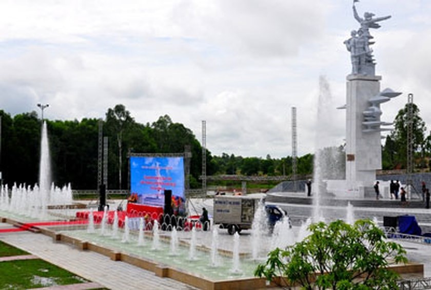 The victory monument at Dong Loc T-Junction (Photo: SGGP)