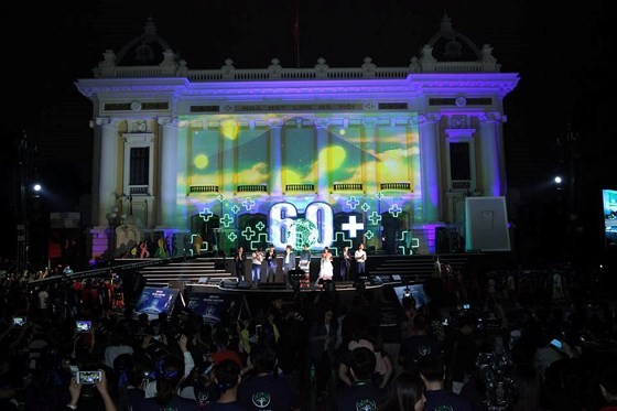 The Earth Hour 2018 campaign took place at the Cach Mang Thang Tam (the August Revolution) in Hanoi. (Photo: Sggp)
