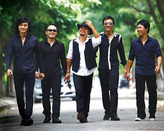  Buc Tuong rock band marks its 23rd anniversary