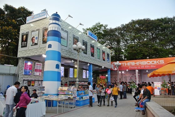 The 10th Ho Chi Minh City Book Festival is held at the Le Van Tam Park in District 1 . (Photo: Sggp)