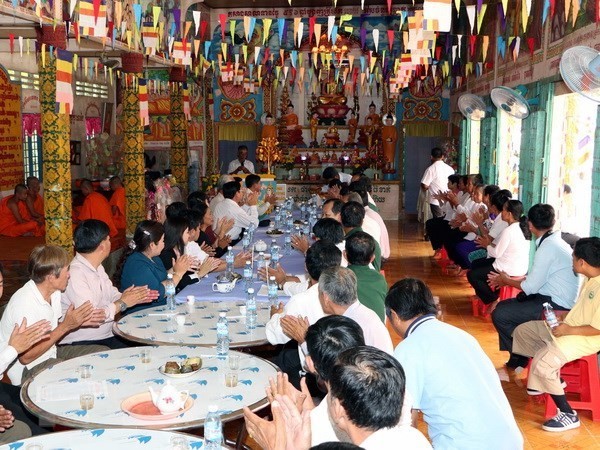 A Chol Chnam Thmay celebration in KhemMapaPhia pagoda of Hau Giang province in 2017 (Source: VNA)