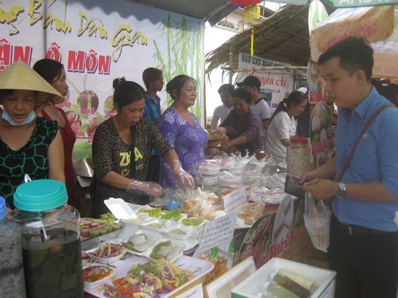 The Southern Folk Cake Festival annualy attracts many visitors. (Photo: Sggp)
