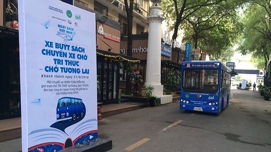 Book bus in HCMC (Photo: Sggp)
