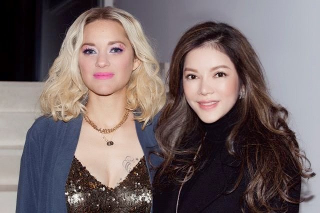 Ly Nha Ky (R) and Marion Cotillard - the star of “Angel Face” (Photo: VNA)