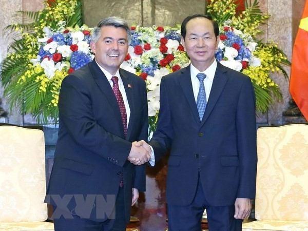 President Tran Dai Quang (R) and Senator Cory Gardner, Chairman of the US Senate’s Foreign Relations Subcommittee on East Asia (Photo: VNA)