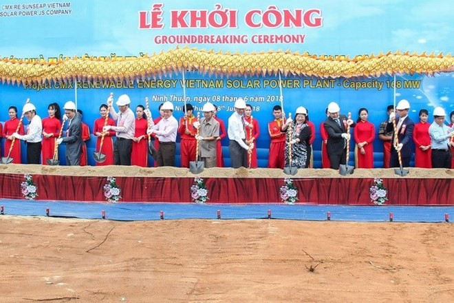 Groundbreaking ceremony of Vietnam's biggest solar power plant in Ninh Thuan (Photo: VNA)