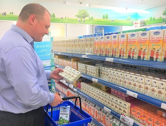 Dairy giant Vinamilk’s products have hit supermarket shelves in 43 countries and territories across five continents. (Photo: sggp.org.vn)