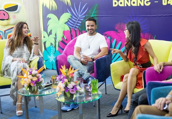 Luis Fonsi and Spanish actress Maria Bravo at the press conference