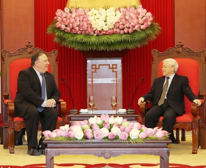 General Secretary of the Communist Party of Vietnam (CPV) Central Committee Nguyen Phu Trong (R) receives US Secretary of State Mike Pompeo (Photo: VNA)