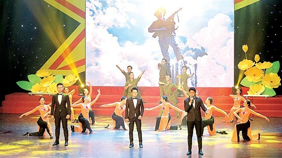 The art performance marks the 71st Vietnam War Invalids and Martyrs Day (July 27) .  (Photo: Sggp)