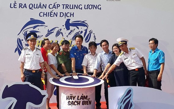 A sea cleaning campaign has been launched on Phu Quoc island. (Photo: Sggp)