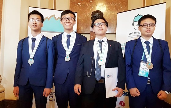 Vietnamese students win four medals at Int’l Chemistry Olympiad 2018