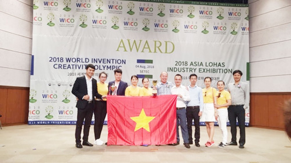 Vietnamese students get high achievement at WICO 2018