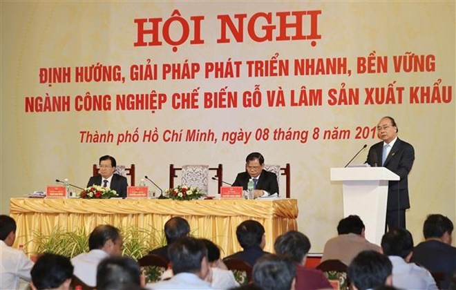 Prime Minister Nguyen Xuan Phuc speaks at the conference (Photo: VNA)