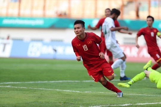 Midfielder Nguyen Quang Hai opens the score for Vietnam (Photo: VNA)