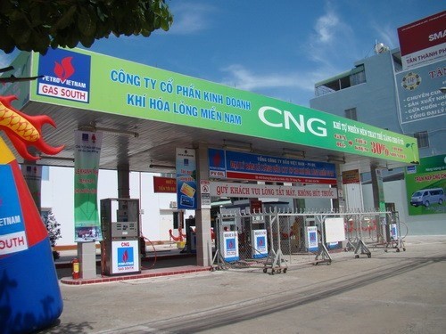 HCM City will build more CNG filling stations to meet refueling demand of buses running on CNG. (Illustrative photo: www.pvgas.com.vn)
