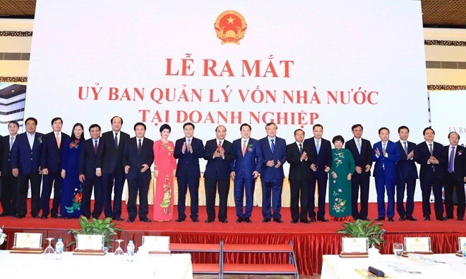 Prime Minister Nguyen Xuan Phuc witnesses the launch of the Committee for Management of State Capital (CMSC) in Hanoi on September 30. (Photo: VNA)
