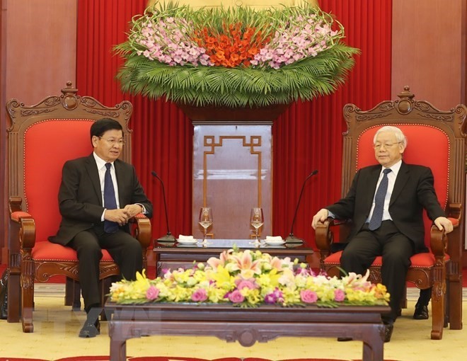 General Secretary of the Communist Party of Vietnam Nguyen Phu Trong receives Lao PM Thongloun Sisoulith (Photo: VNA)