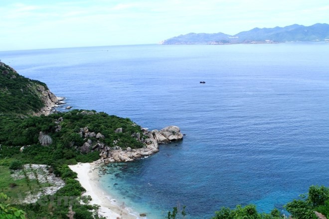 Untouched Binh Ba island in Khanh Hoa province (Photo: VNA)